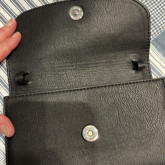 😍3 for $20 Vera wang wallet - Picture 11 of 11